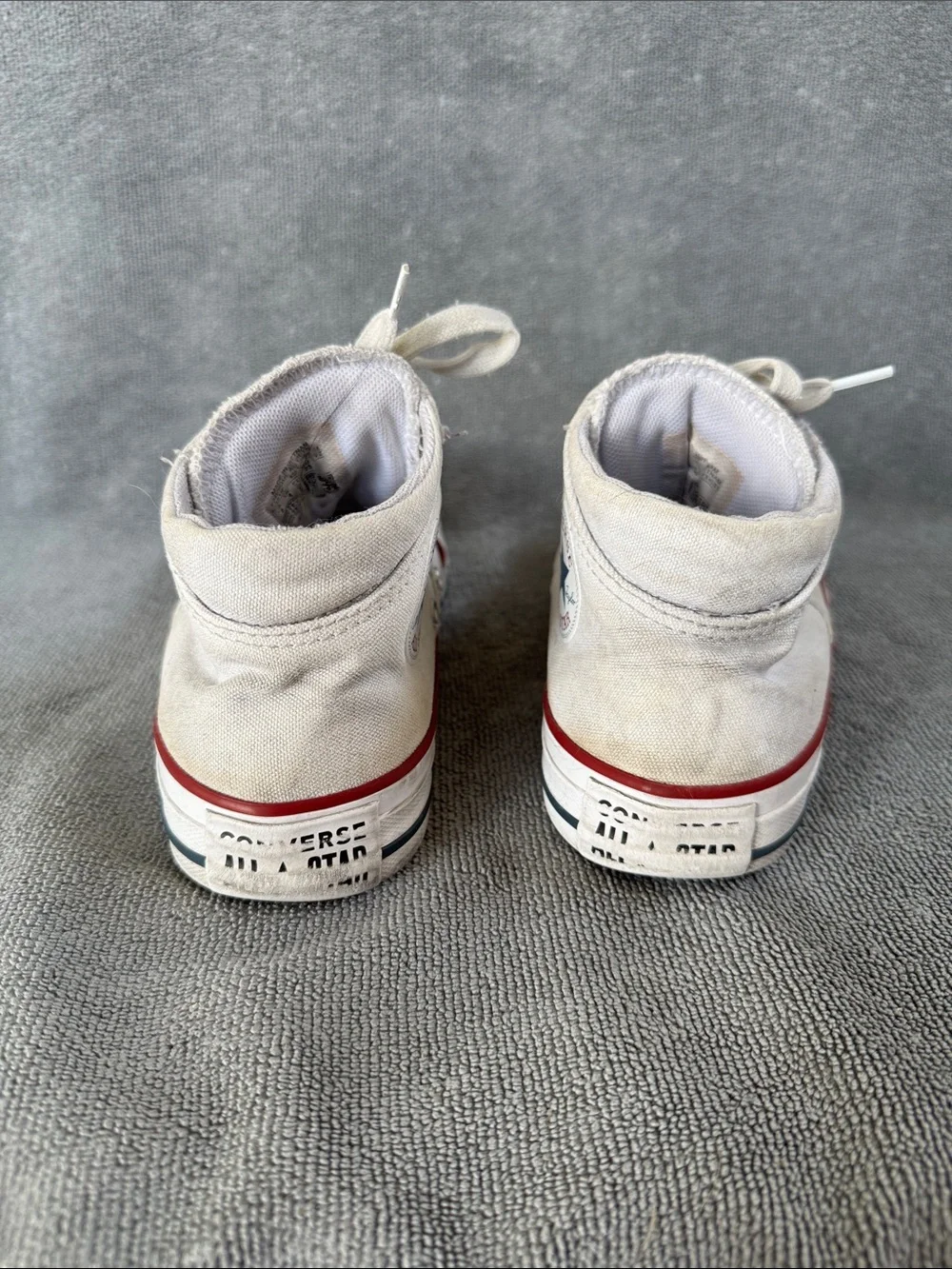 Converse Women’s Size 6 Men’s Size 4 White High-Top Sneakers with Red Trim